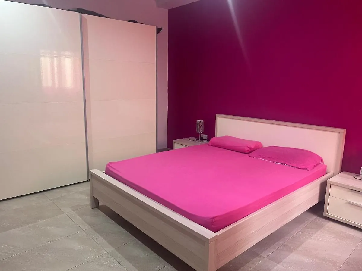 Apartment Pink Room Qormi