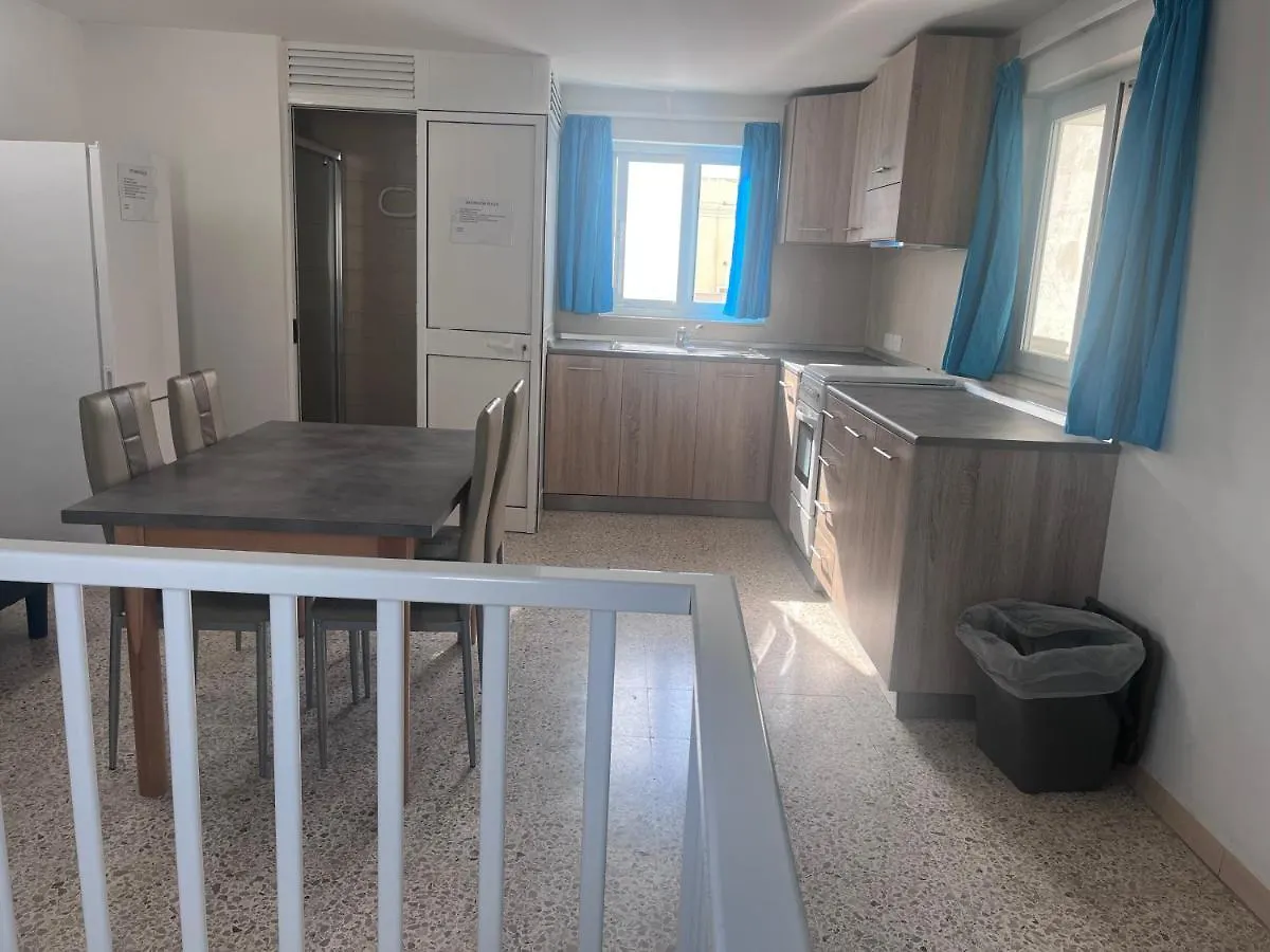 Pink Room Qormi Apartment